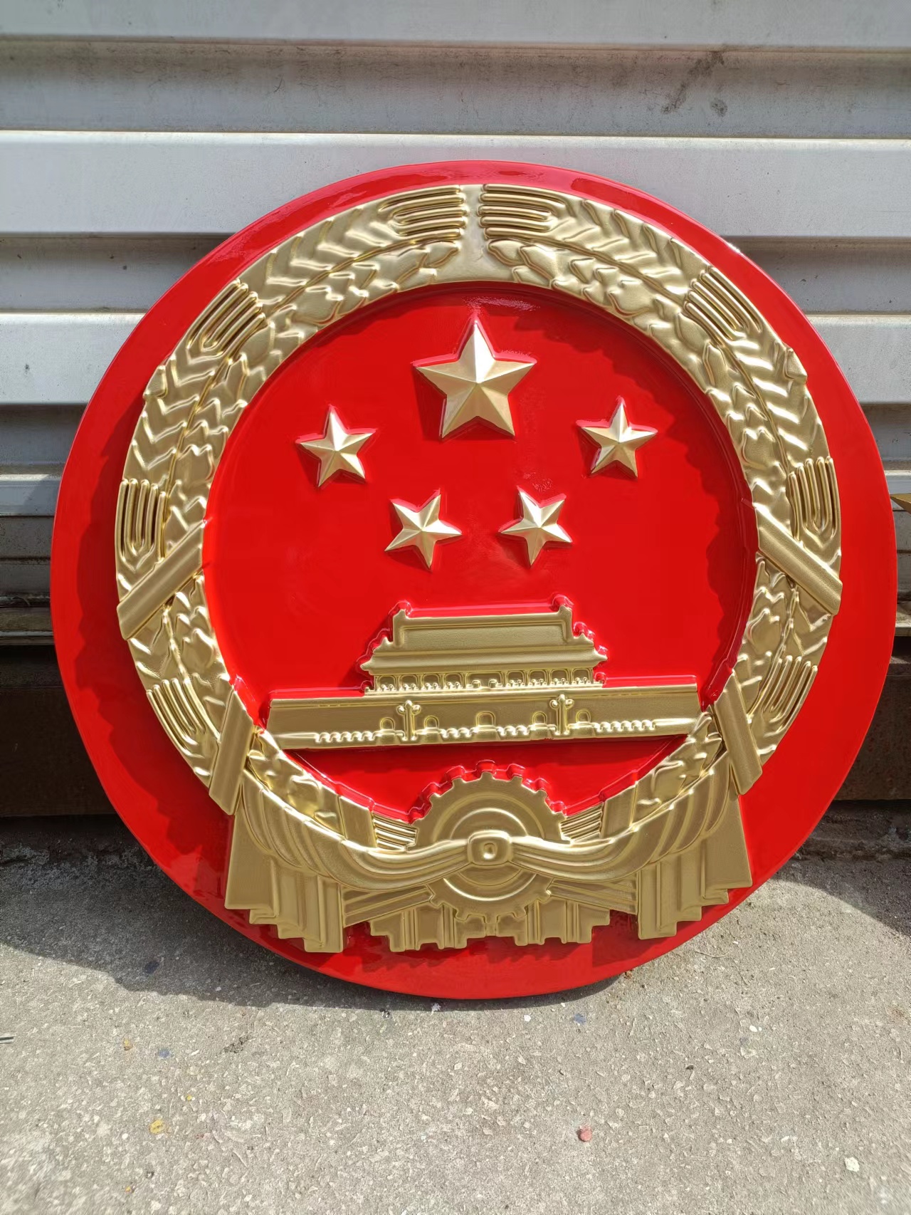 定制大型国徽的注意事项